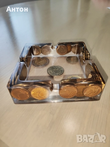 Пепелник с български монети от епоксидна смола