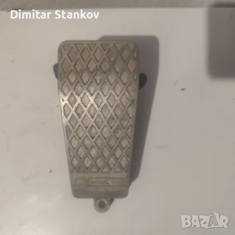 Продавам  пневматичен педал на въздух SMC model vm2 