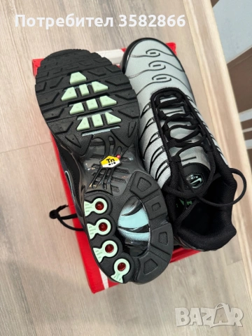 Обувки Nike air max plus tn, снимка 3 - Маратонки - 54826642