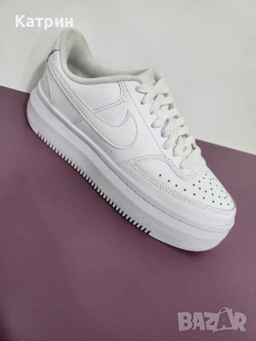 Бели Nike Court Vision Alta на платформа 38.5, снимка 4 - Маратонки - 54832362