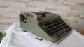 Стара пишеща машина Olympia SM2 - Made in Germany - 1950" година, снимка 3