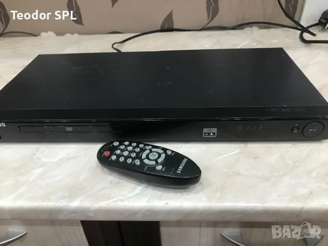 Samsung cd dvd player , снимка 5 - Плейъри, домашно кино, прожектори - 55665419