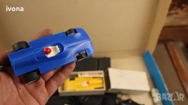 Ретро игра с две колички и писта, DDR Design Prefo Spielzeug Auto Rennbahn, снимка 6 - Коли, камиони, мотори, писти - 55641841