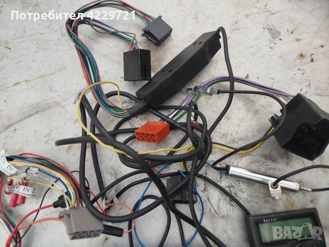 Bluetooth handsfree система за кола Parrot CK3100 , снимка 4 - Аксесоари и консумативи - 54160170