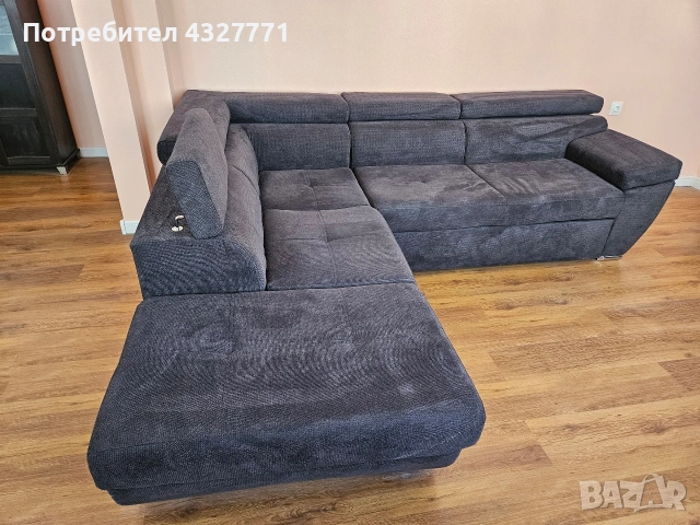 Диван ъглов цвят антрацит, разтегателен за легло, малко ползван