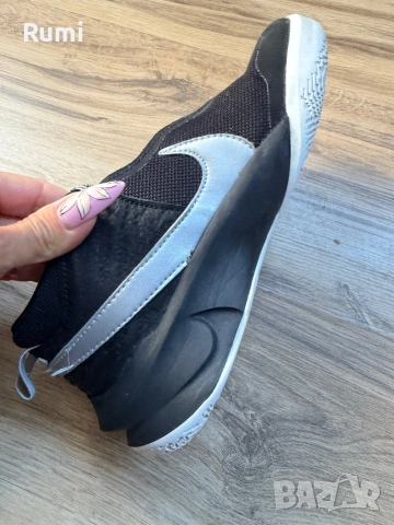 Оригинални високи маратонки Nike Team Hustle! 38 н, снимка 3 - Маратонки - 54730241