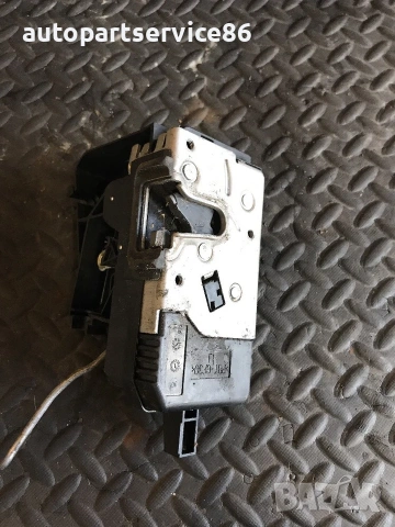 Брава за предна лява врата за Vauxhall Opel Vectra C (2002-2006) 13210771