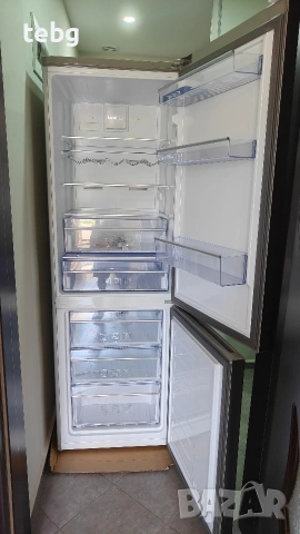 Хладилник с фризер Beko RCNA-365 E30 ZX, снимка 2 - Хладилници - 55284358