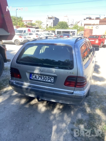 Продавам Мерцедес Е 220 CDI, снимка 4 - Автомобили и джипове - 55682432