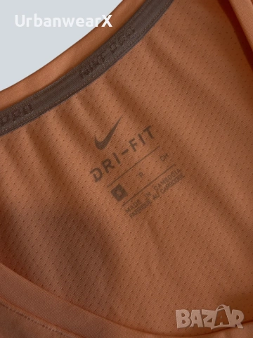 Дамска тениска Nike Pro, снимка 2 - Тениски - 54577642