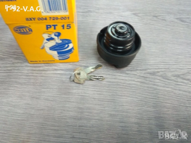 8XY004729001**NEU**HELLA**VAG**VW*GOLF*JETTA*PASSAT 88 -AUDI**Капачка, горивен резервоар* , снимка 4 - Части - 55280428