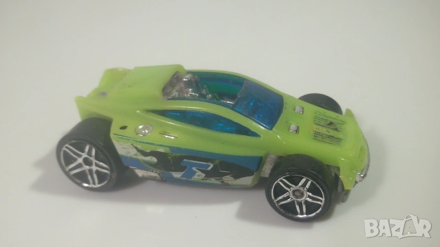 Лот 17 колички и 1 каталог Burago, DeAgostini, Hot Wheels, Maisto и други, снимка 17 - Колекции - 54205171