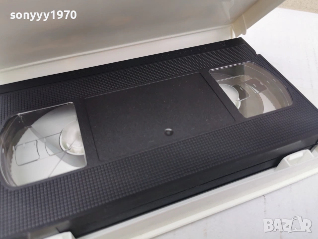 QUEEN-VHS VIDEO TAPE 0807260949L1, снимка 11 - Други музикални жанрове - 55196780