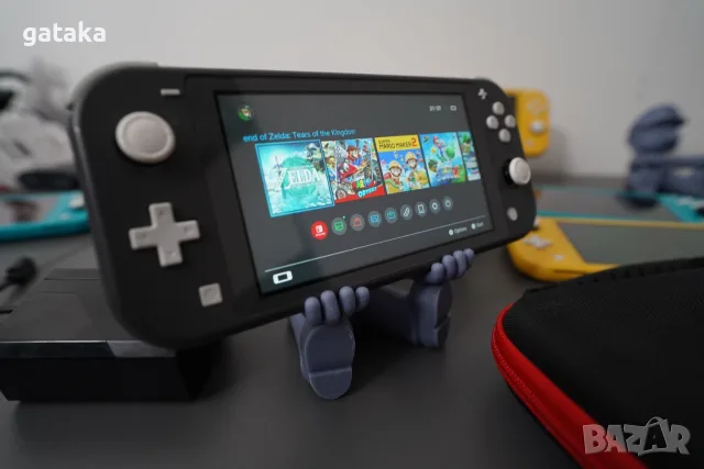 Nintendo Switch Lite с поставен чип, 128GB и 18 игри, снимка 2 - Nintendo конзоли - 55354596