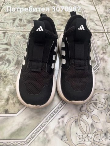 Детски маратонки Adidas, снимка 3 - Детски маратонки - 54414880
