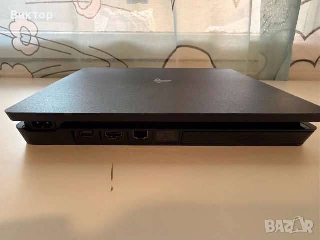 PS4 Slim 500GB + 2 джойстика, зарядна станция и 4 игри , снимка 5 - PlayStation конзоли - 55068188