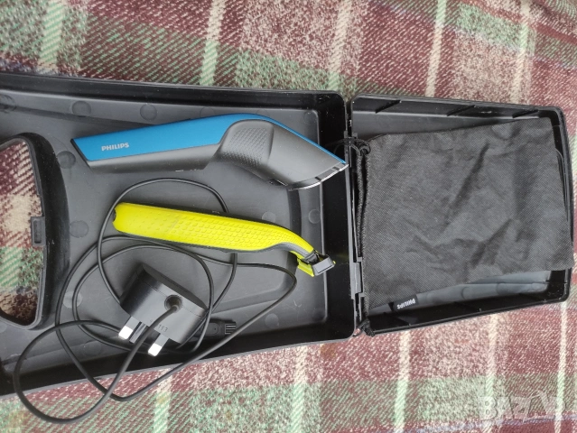 Продавам комплект от две оригинални машинки Philips , снимка 3 - Машинки за подстригване - 54526435