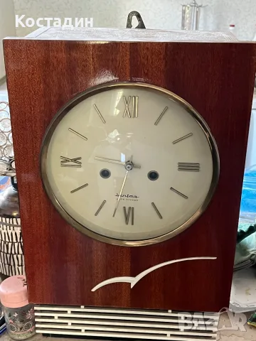 Стенен часовник