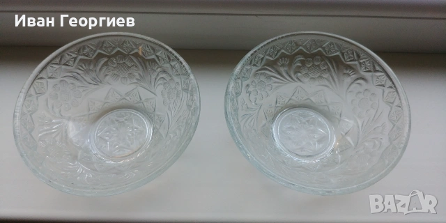 Стъклени купи, чиния