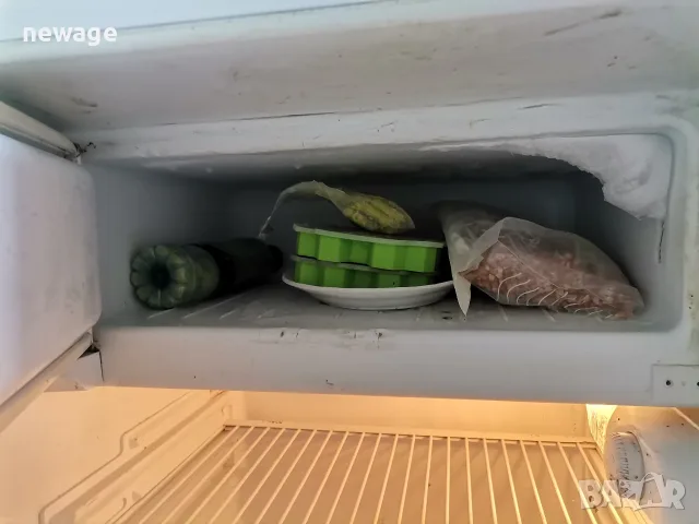 Малък хладилник Нео с камера. Работи отлично., снимка 5 - Хладилници - 55592263