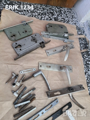 брави,дръжки, капаци и панти за врати, снимка 8 - Интериорни врати - 54169092
