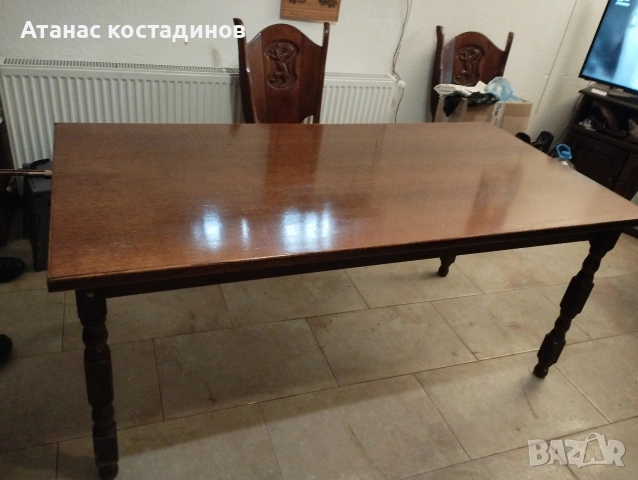 Маса от масивно дърво 