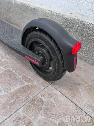 Електрическа тротинетка Segway Ninebot E25E Upgrade- 30 km/h, снимка 5 - Други спортове - 54799878