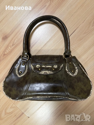 Дамска чанта от естествена кожа със змийски шарки