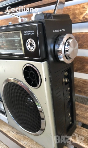 Радиокасетофон SANYO M4500K (Japan)! , снимка 3 - Радиокасетофони, транзистори - 54990932