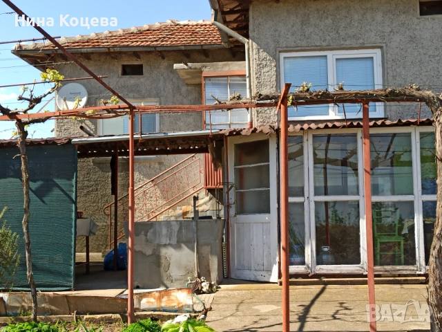 Продавам фамилна къща 🏡, снимка 13 - Къщи - 54329069