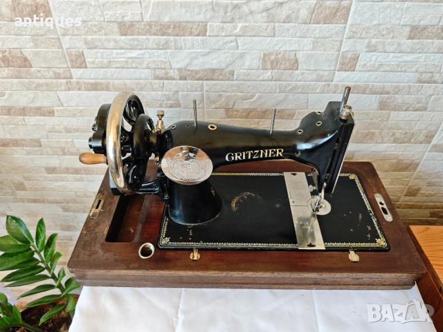 Ръчна шевна машина - GRITZNER - 1920" година - Germany, снимка 7 - Антикварни и старинни предмети - 54353998