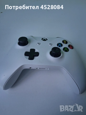 Продавам джойстик за xbox one 