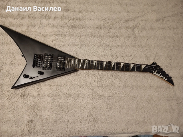 Jackson JS1X RR Minion Satin Black + оригинален кашон и колан. 