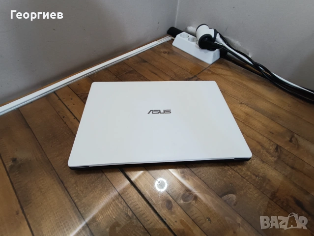 Лаптоп Asus R515M / 15,6", снимка 8 - Лаптопи за дома - 54630816