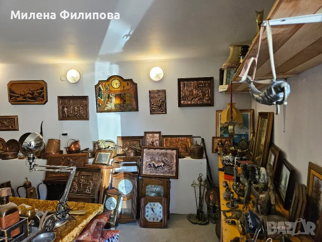 Колекция от ретро предмети, картини и антики