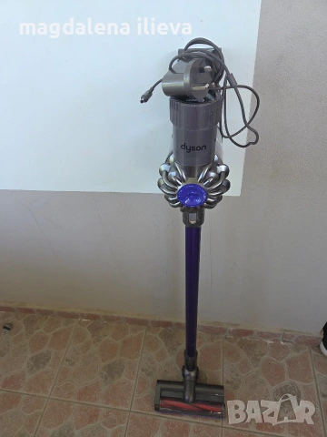 Безжична прахосмукачка Dyson, снимка 6 - Прахосмукачки - 54542798