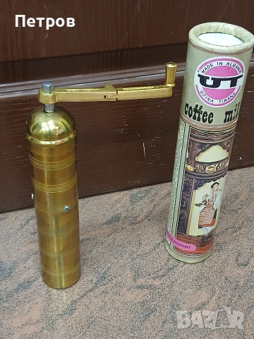 Старинна мелничка за кафе, снимка 2 - Антикварни и старинни предмети - 54680625