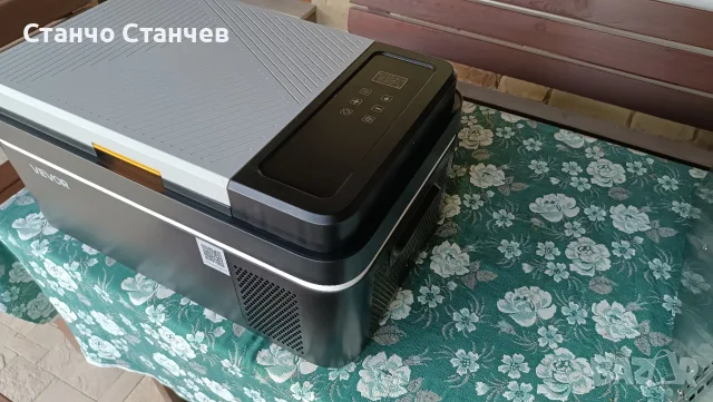 ХЛАДИЛНИК ЗА КОЛА 12V С КОМПРЕСОР 20L на 12/24/220 V, снимка 4 - Хладилни чанти - 55337742