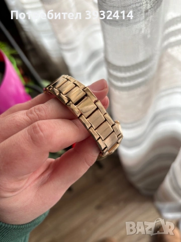 Дамски часовник Armani Exchange, снимка 4 - Дамски - 54626117