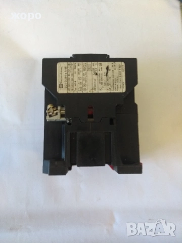 контактори 220 v  Telemecanique , снимка 2 - Резервни части за машини - 46702814