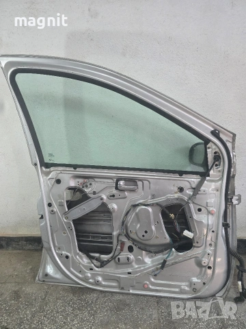 Предна лява врата Nissan Almera Tino 2000-2006 врата , снимка 2 - Части - 54643065