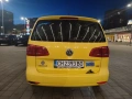 Volkswagen Touran 1.6 TDI 105 DSG/Кожен салон/Автопилот/Мултиволан/Печка, снимка 6