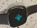 Fitbit Versa 4 -смарт часовник , снимка 4