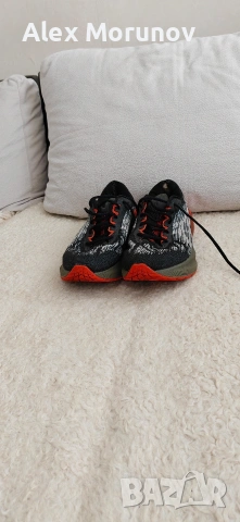 Asics Novablast 3 н47, снимка 3 - Спортни обувки - 54396884