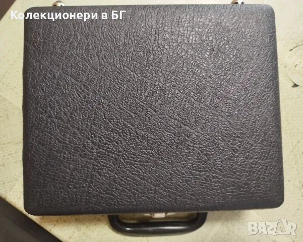 ЧЕРНО ПЛАСТМАСОВО КУФАРЧЕ ЗА 48 МОНЕТИ /виж описаниено/