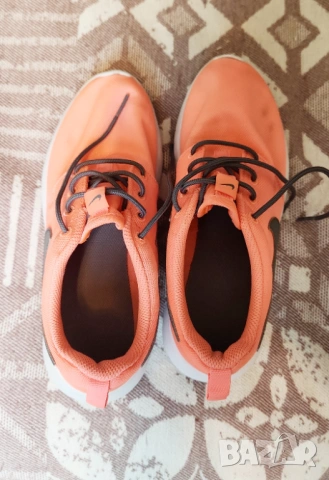 Оригинални дамски маратонки Nike, снимка 2 - Маратонки - 54137699