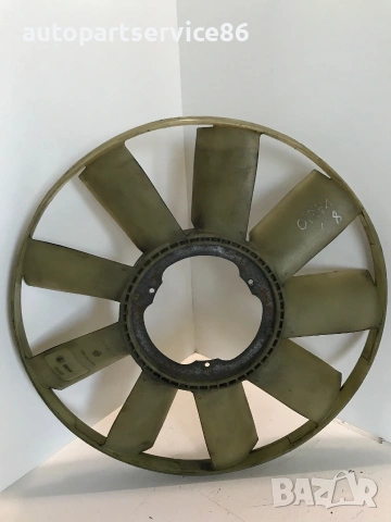 Перка на вентилатор Behr за Mercedes Vario 815 (2002) 08303