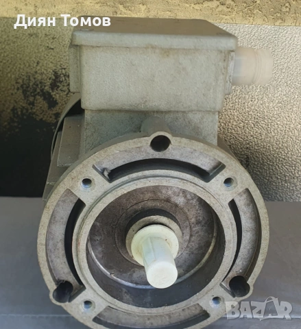 Трифазен елетродвигател 0.12 kW, снимка 7 - Електродвигатели - 55070879