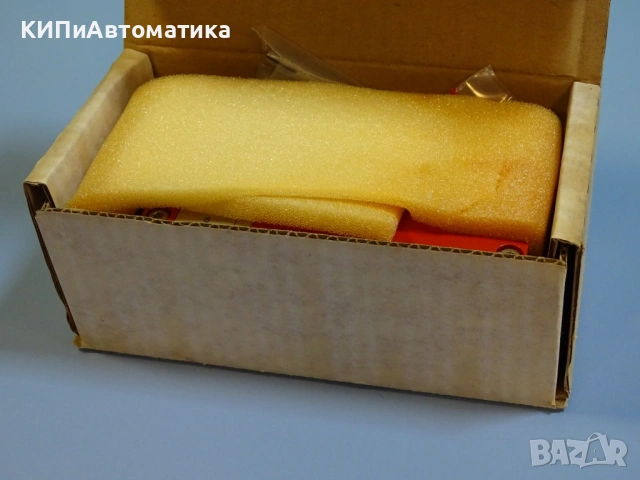 фотоелектрически сензор Leuze RK 84/2 reflective photoelectric sensor 24V, снимка 9 - Резервни части за машини - 54205540