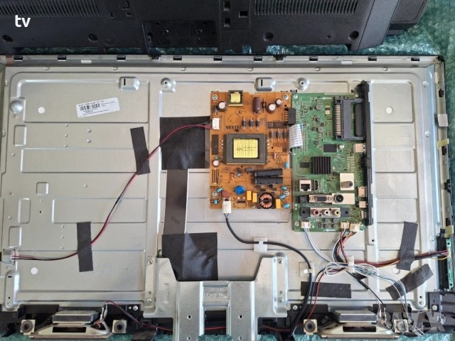 HITACHI 32HE2000 на части - 17MB211S / IPS62 / 17WF07 / стойка